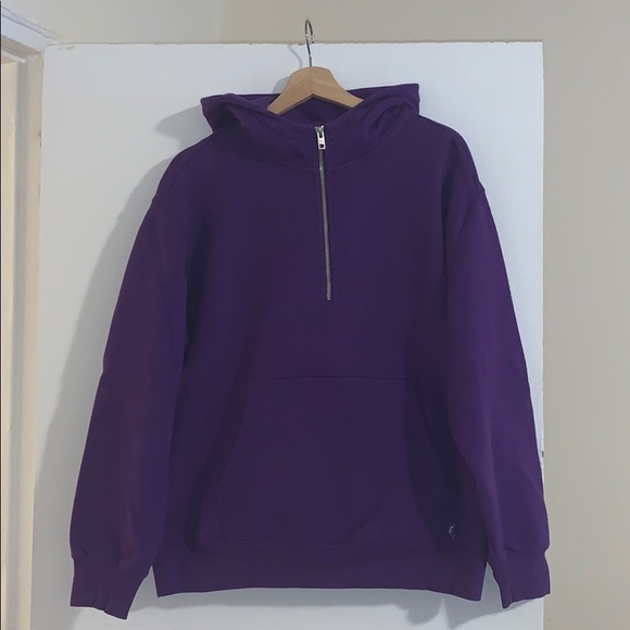 Aritzia Tops - Aritzia TNA hoodie. Preowned. Size L